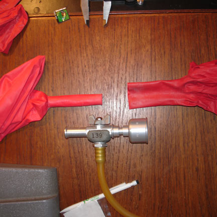 Photo of Totex and Kaysam meteorological balloons with double injector inflation nozzle