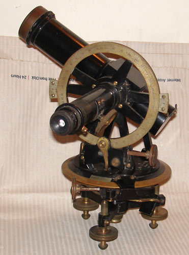Cary Model D Pilot Balloon Theodolite front view