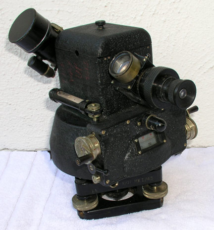 Photo of a Watts MK I Pilot Balloon Theodolite, front view
