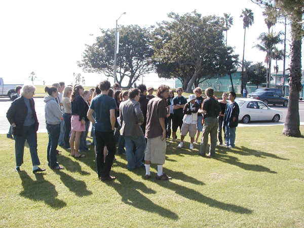 [ photograph of GEOG 100 class field trip to Cherry Park, F/07 ]